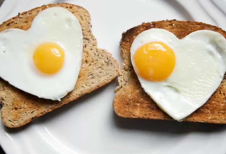 9 tác động tích cực có thể xảy ra với cơ thể bạn nếu bạn bắt đầu ăn 2 quả trứng mỗi ngày - Ảnh 1